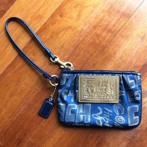 Coach Poppy Wristlet - Picture 2 of 6
